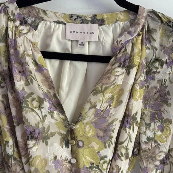 Adelyn Rae Floral V-Neck Dress Size XS - Picture 2 of 6